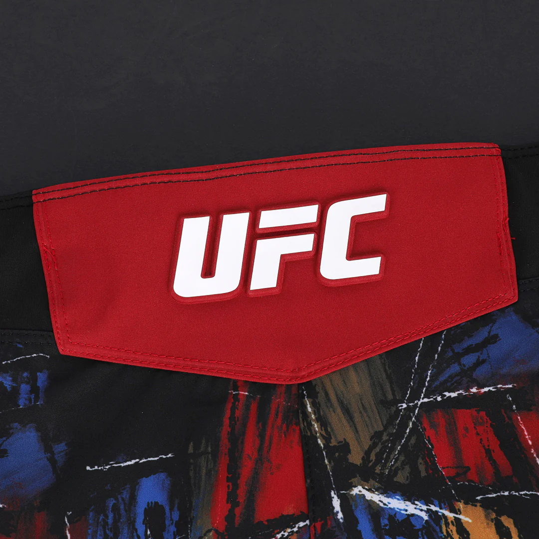 Charles Oliveira Limited Edition UFC 326 Venum Shorts & Canvas Display - Image 5