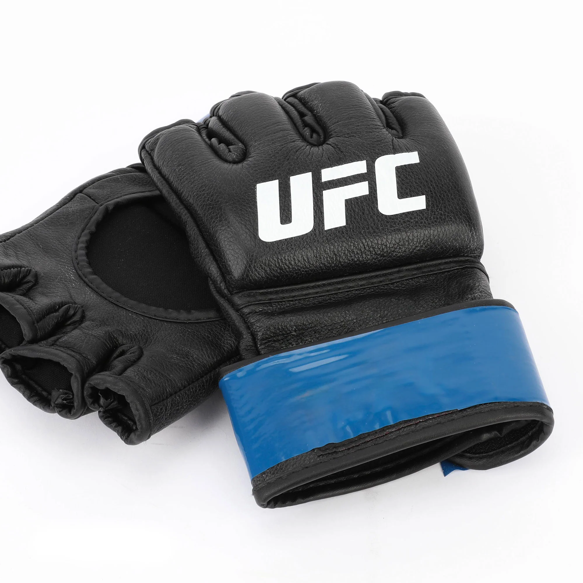 Darrius Flowers Signed 1-of-1 Fight Worn Gloves UFC Fight Night: Moicano vs Duncan - Image 4