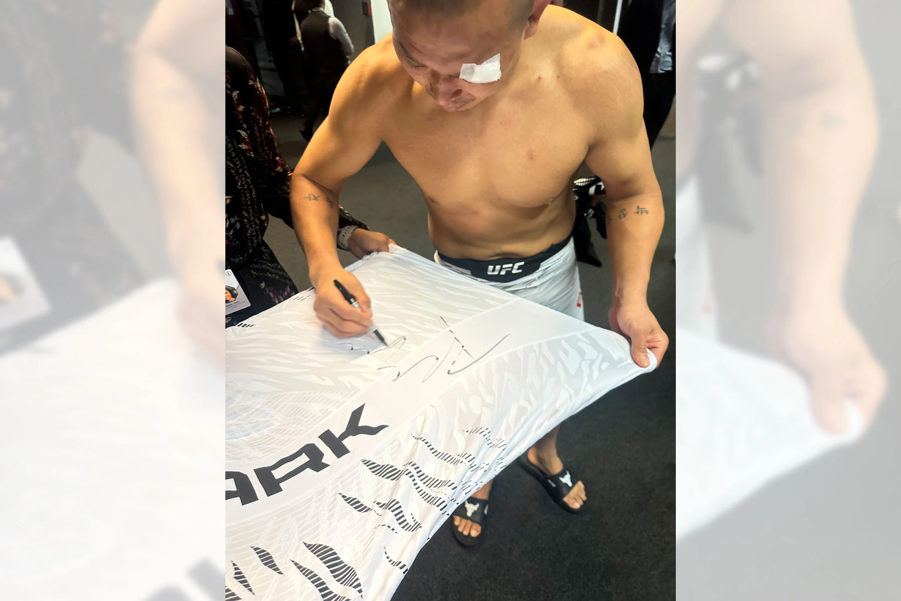 Jun Yong Park Signed 1-of-1 Fight Issued Jersey UFC Fight Night: Hill vs Rountree Jr - Image 2
